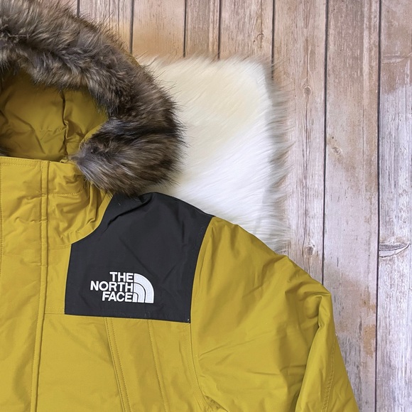 The North Face Men’s McMurdo Waterproof Parka In Mineral Gold - Picture 3 of 9
